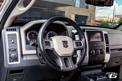 Dodge Ram 5.7 1500 Slt 4x2
