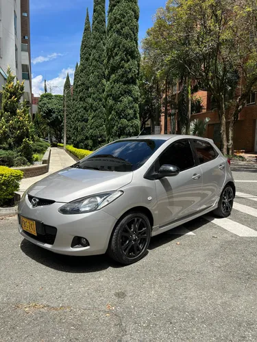 Mazda 2 1.5 Hatchback Automático 2010