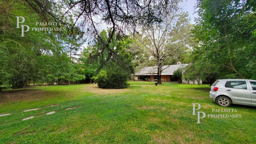 Hermosa Casa Con Amplio Lote En Maschwitz