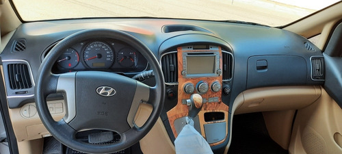 Imagen 5 de 11 de Hyundai H1 2.5 Premium 1 170cv At 2016