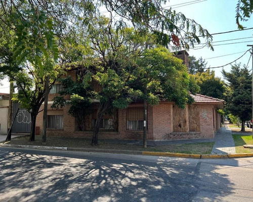 Casa En Venta Berazategui,  G.b.a. Zona Sur