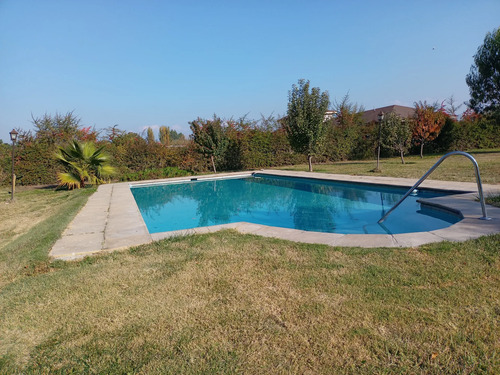 Venta De Parcela En Camino Lonquen, Isla De Maipo Con 5700 M