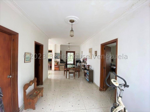 Casa En Venta En La Florida Caracas 2 Niveles Terraza Vista Al Avila