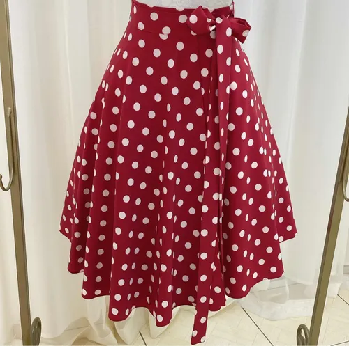 Saia midi store rodada vermelha