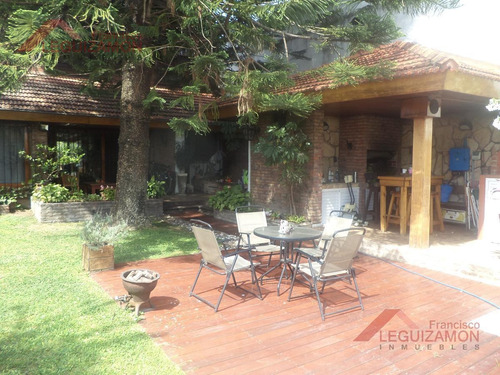Imagen 4 de 20 de Chalet - 470m2 - De Categoria - Jardin Parquizado - Quincho - Piscina
