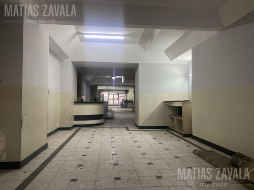 Venta C/ Renta De Excelente Local Sobre Av Beiro En Villa Devoto