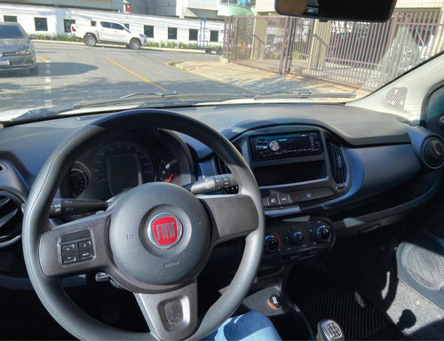 Imagem 6 de 6 de Fiat Uno 2017 1.0 Attractive Flex 5p