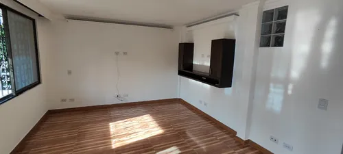 Apartamento En Barrio Los Colores