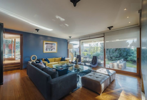 Casa En Venta De 5 Dorm. En Las Condes