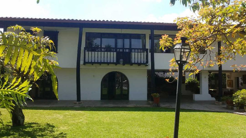 Imagen 13 de 13 de Vendo Casa 500m2 4h+s/4b+s/3p Lomas De Chuao 9941