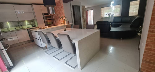 Venta Hermoso Tonwhouse Remodelado En Las Trinitarias San Diego Con Pozo De Agua