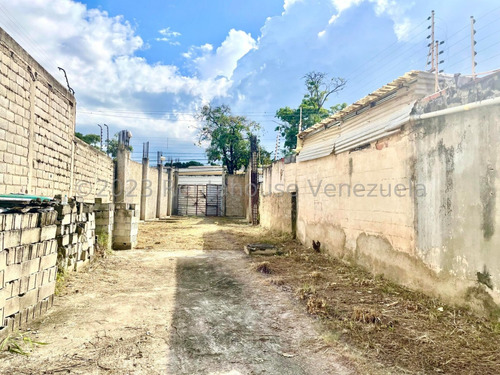 Terreno En Venta En San Agustin Maracay Aragua 24-9406 Ec