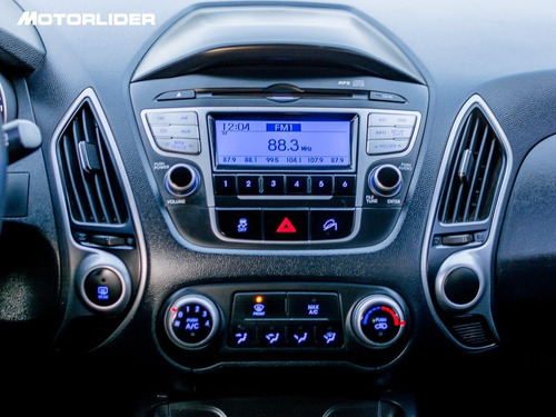 Hyundai Tucson Gl 2wd At | Permuta / Financia