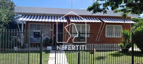 Venta De Casa De 4 Dormitorios En Parque Del Plata Norte