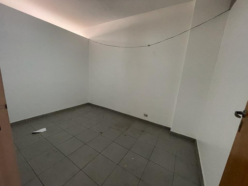 Imagen 9 de 12 de Departamento 3 Ambientes En Edificio Buro Plaza