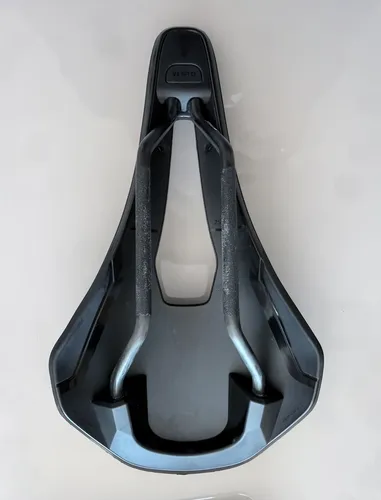 Selim Fizik Vento Argo R1 Carbono 194gr 265x140mm | Parcelamento