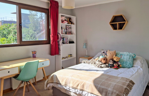 Casa Moderna Y Amplia 5d/4b Con Quincho En Arriendo