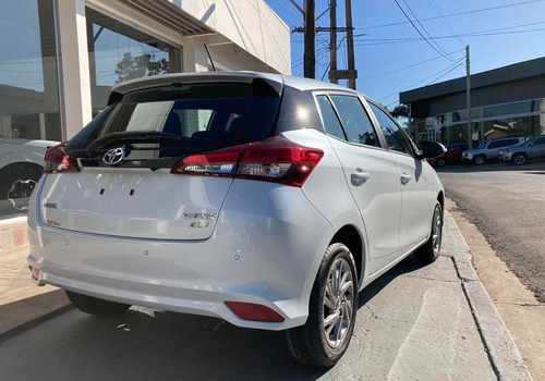 Imagen 5 de 15 de Toyota Yaris 5 Ptas 1.5 16v Vvt-i Xls Cvt 0km My2023