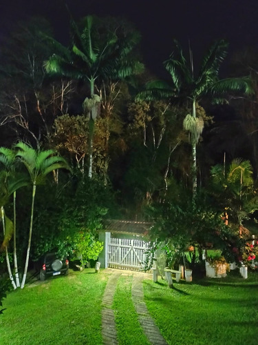Linda Chácara Com Casa, Área De Lazer Com Piscina E Pomar Em Colheita