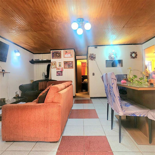 Casa En Venta De 3h, 2b, 2estc + Bog En Puente Alto Av.