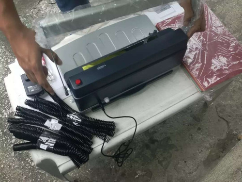Imagen 8 de 10 de Anilladora A4 Con Rodillo Electrico Para Encuadernacion