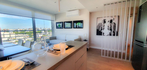 Venta De  Apartamento En Edificio Joy Montevideo, 2 Dormitorios!