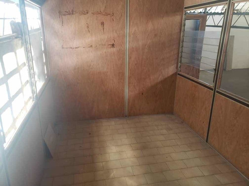 Imagen 7 de 9 de Galpón En Alquiler En La Victoria