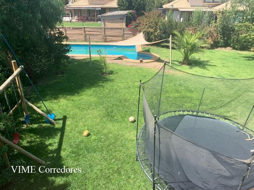 Imagen 1 de 27 de Casa 2pisos 5d-4b Piscina Quincho Y Terraza Techada Chicureo