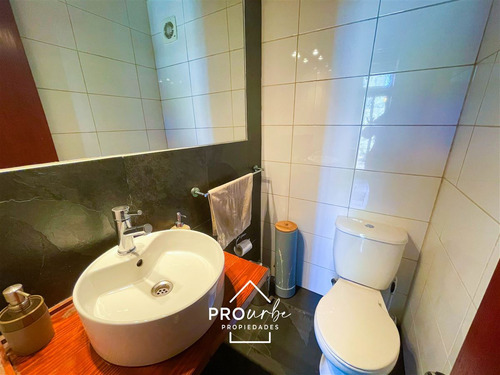 Venta Casa,los Dominicos Las Condes, 4 Dormitorios, Piscina.