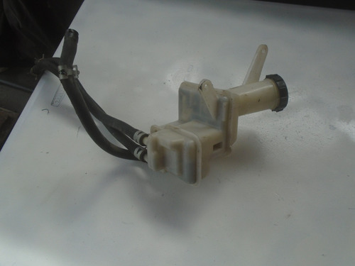 Imagen 2 de 3 de Vendo Tanque De Fluido De Freno De Jmc Camion Año 2015