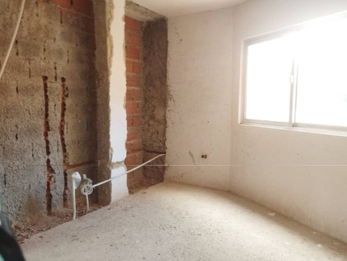 V.larez Vende Urb. Residencial Y Comercial La Roca Ii. En Colinas Del Rocio, La Entrada Naguanagua.