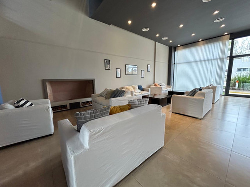 Venta Departamento 1 Dormitorio Campana Con Cochera
