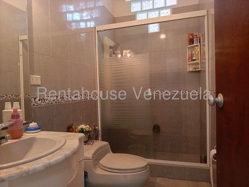 Casa Duplex En Venta Remodelada Con Espacio De Jardín Semi Amoblada Los Castores San Antonio De Los Altos Negociable