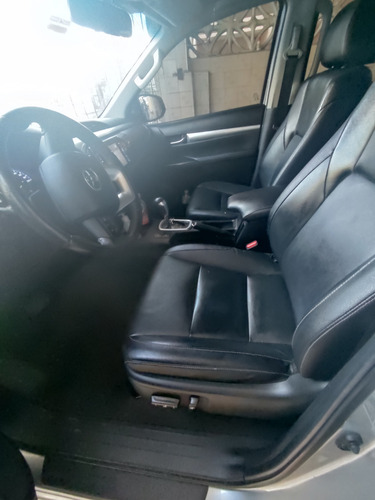 Toyota Hilux 2.7 Srv Cab. Dupla 4x2 Flex Aut. 4p
