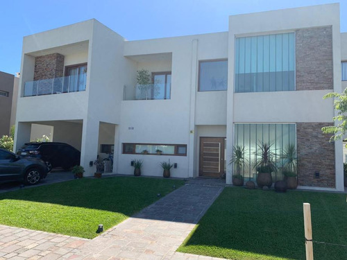 Casa En Venta En Nuevo Quilmes