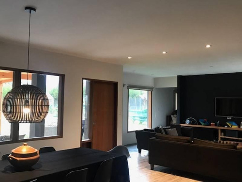 Casa Venta Con Renta Roble Joven - Pilar