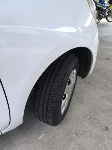 Nissan March 1.6 Sense