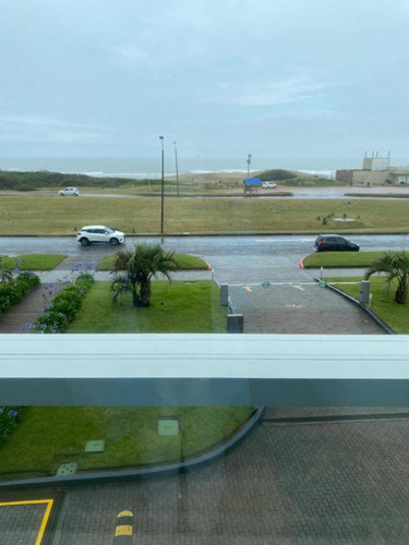 Imagen 19 de 27 de A. Alquiler Temporario. Departamento Le Parc Punta Del Este, Frente Al Mar Playa Brava Parada 8 .