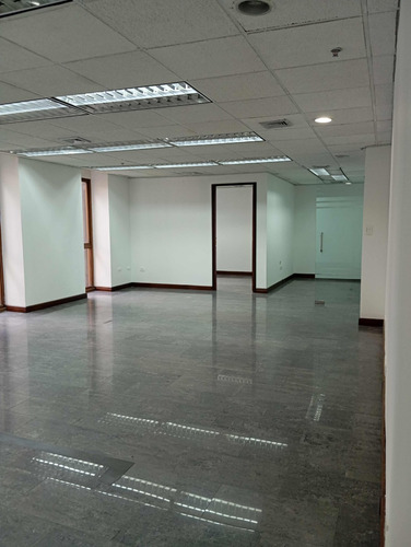 Oficina / Alquiler / Urb.: Los Palos Grandes / 140 Mts2