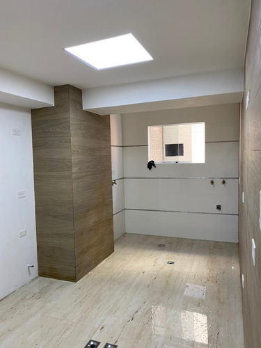 Imagen 6 de 13 de Apartamento Remodelado En San Antonio 04243257753