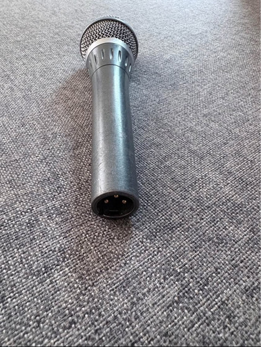 Micrófono Shure Beta 87a Color Plateado (Usado)