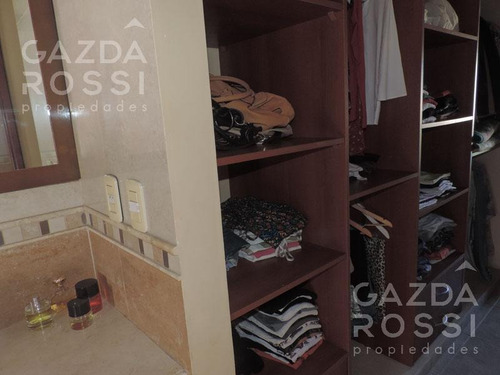 Venta Casa 5 Ambientes Barrio Privado La Deseada.