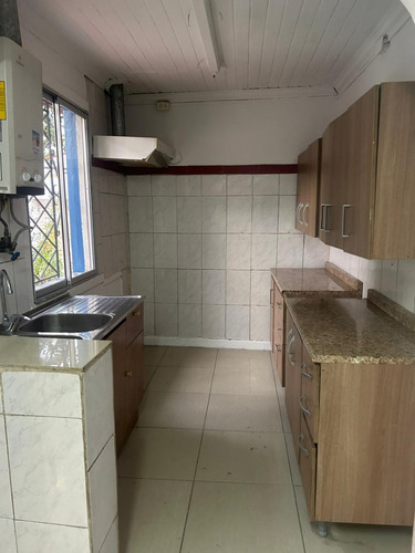 Recoleta / C. J. Maria Caro, Arriendo Casa Amplia, Depto Ind