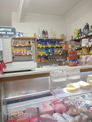 Vendo Fondo De Comercio,fiambrería Con Heladeras,estanterías