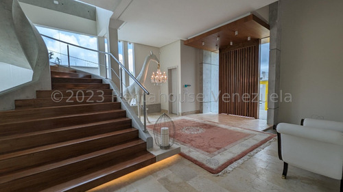 Ms: 24-3353 Vendemos Espectacular Y Nueva Casa En Loma Linda, El Hatillo. A=680m2, 4h, 5b, 11p.