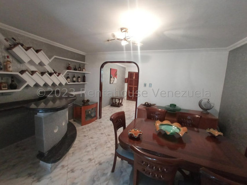Hermoso Townhouse Amoblado En El Mejor Conjunto Residencial De Parque Valencia, Cocina Equpada Y Con Tope De Granito, Doble Entrada Con Porton Y Cerco Electrico, Camaras De Seguridad