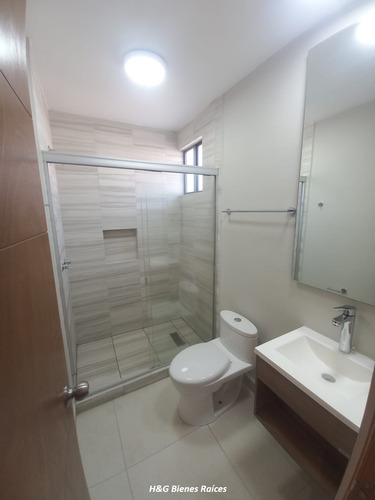 Casa De 3 Niveles Con Excelente Precio En Dominio Cumbres
