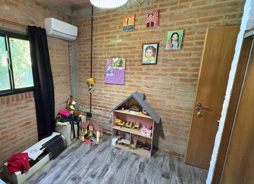 Casa En Venta - 4 Dormitorios 1 Baño - La Reja