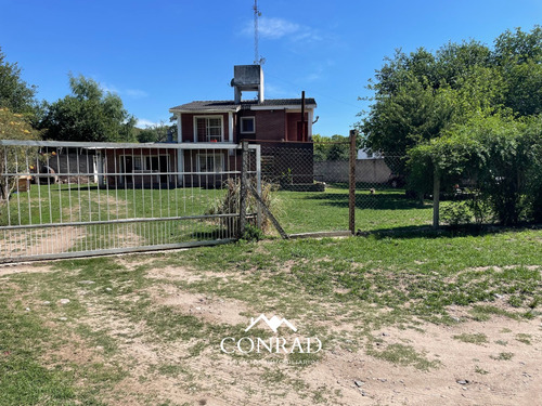 La Granja - Casa En Venta De Cuatro Dormitorios Con Pileta