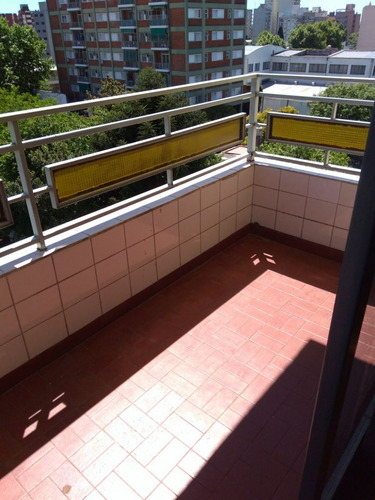 Venta De Departamento 4 Ambientes En Zona Centro, Caseros